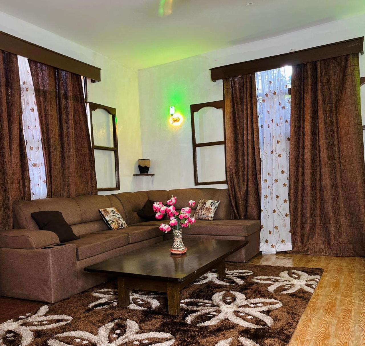 Akogo House - Bnb , Hostel, Backpackers & Volunteer Center Mombasa Ngoại thất bức ảnh