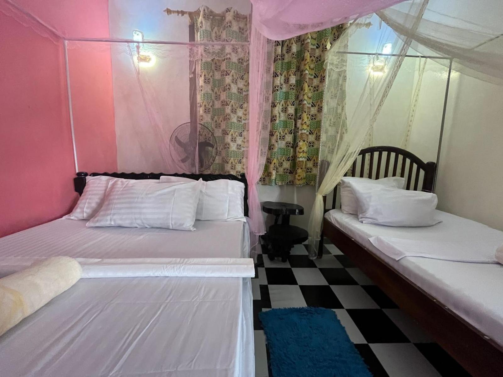 Akogo House - Bnb , Hostel, Backpackers & Volunteer Center Mombasa Ngoại thất bức ảnh
