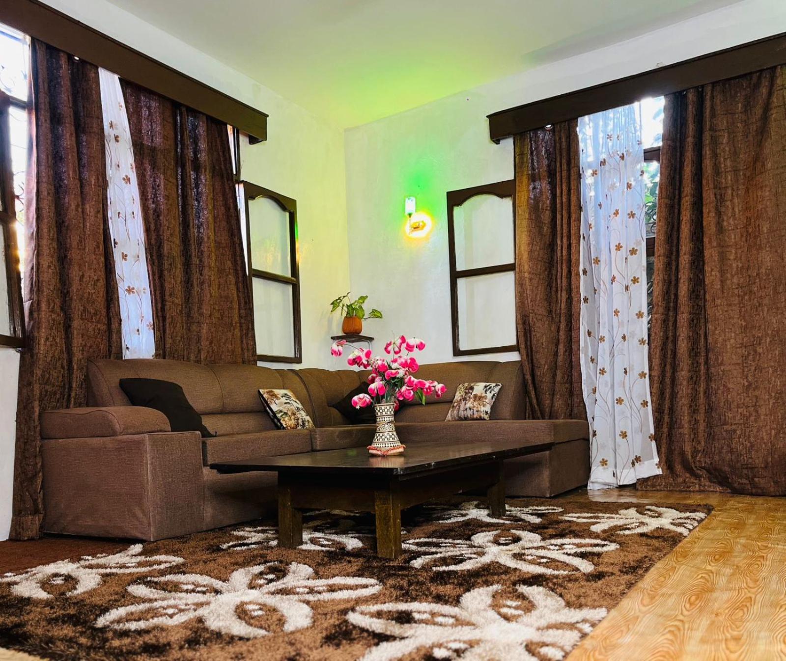 Akogo House - Bnb , Hostel, Backpackers & Volunteer Center Mombasa Ngoại thất bức ảnh