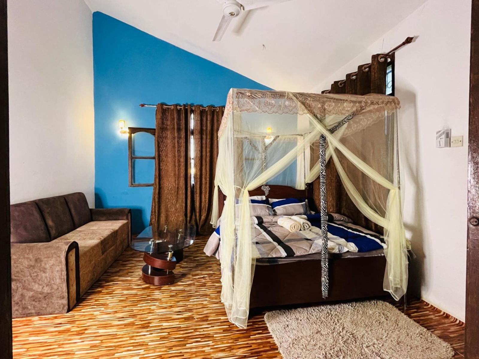 Akogo House - Bnb , Hostel, Backpackers & Volunteer Center Mombasa Ngoại thất bức ảnh