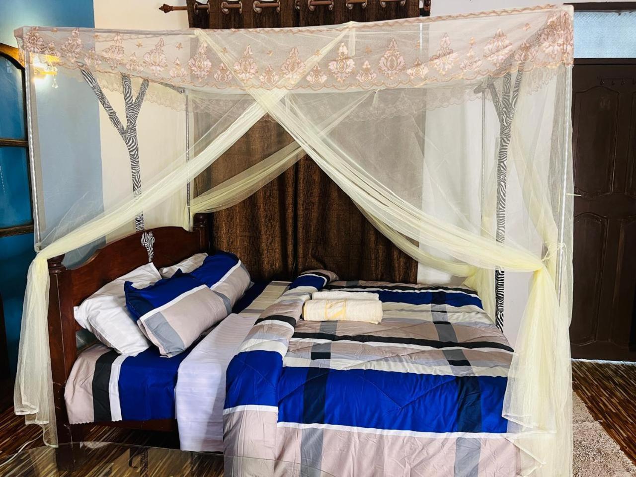 Akogo House - Bnb , Hostel, Backpackers & Volunteer Center Mombasa Ngoại thất bức ảnh
