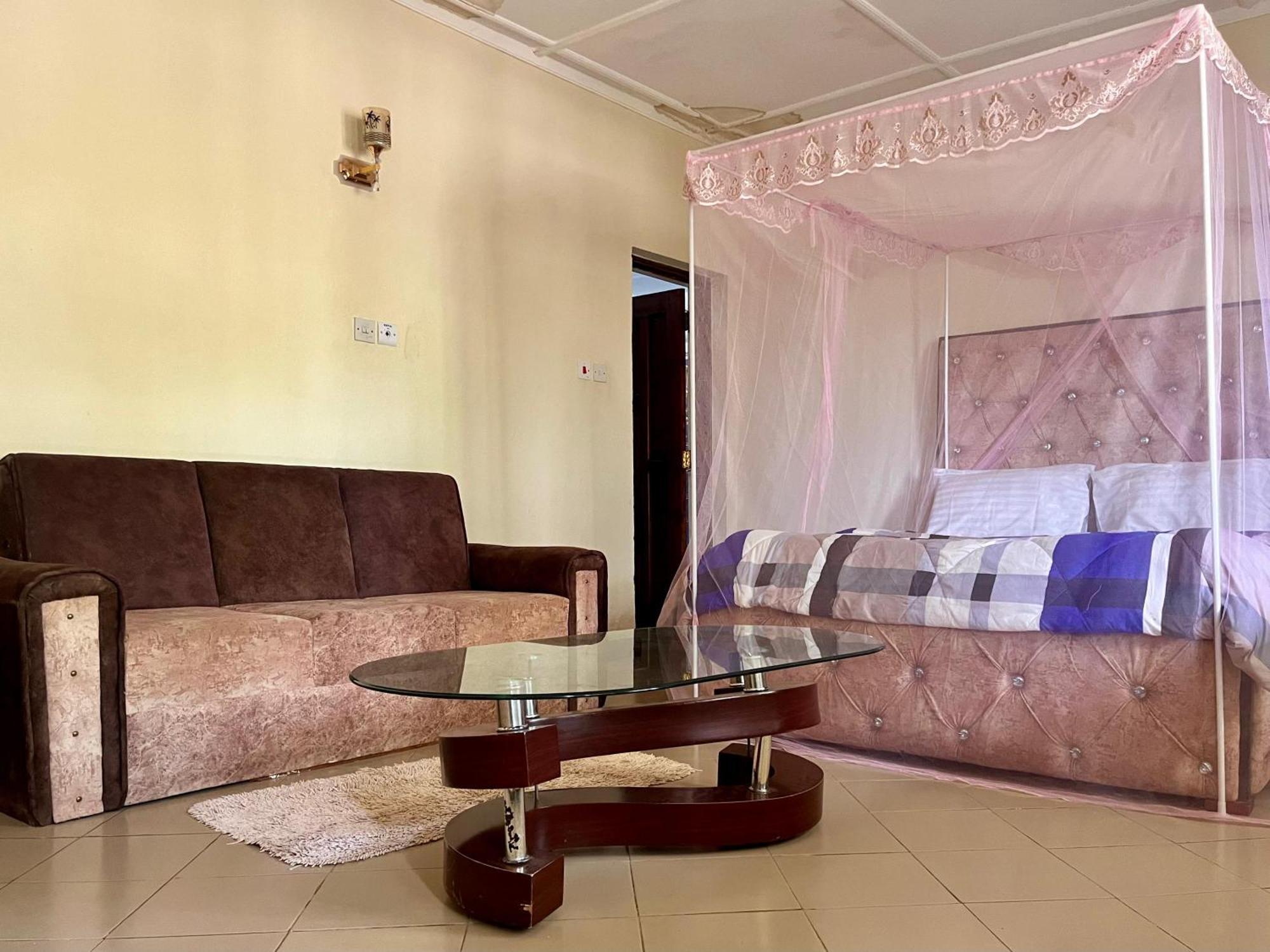 Akogo House - Bnb , Hostel, Backpackers & Volunteer Center Mombasa Ngoại thất bức ảnh