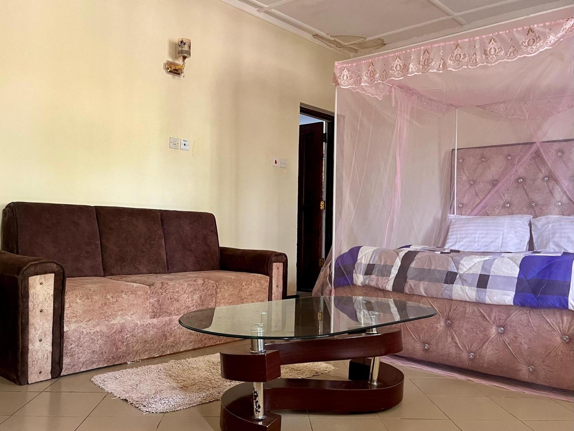 Akogo House - Bnb , Hostel, Backpackers & Volunteer Center Mombasa Ngoại thất bức ảnh