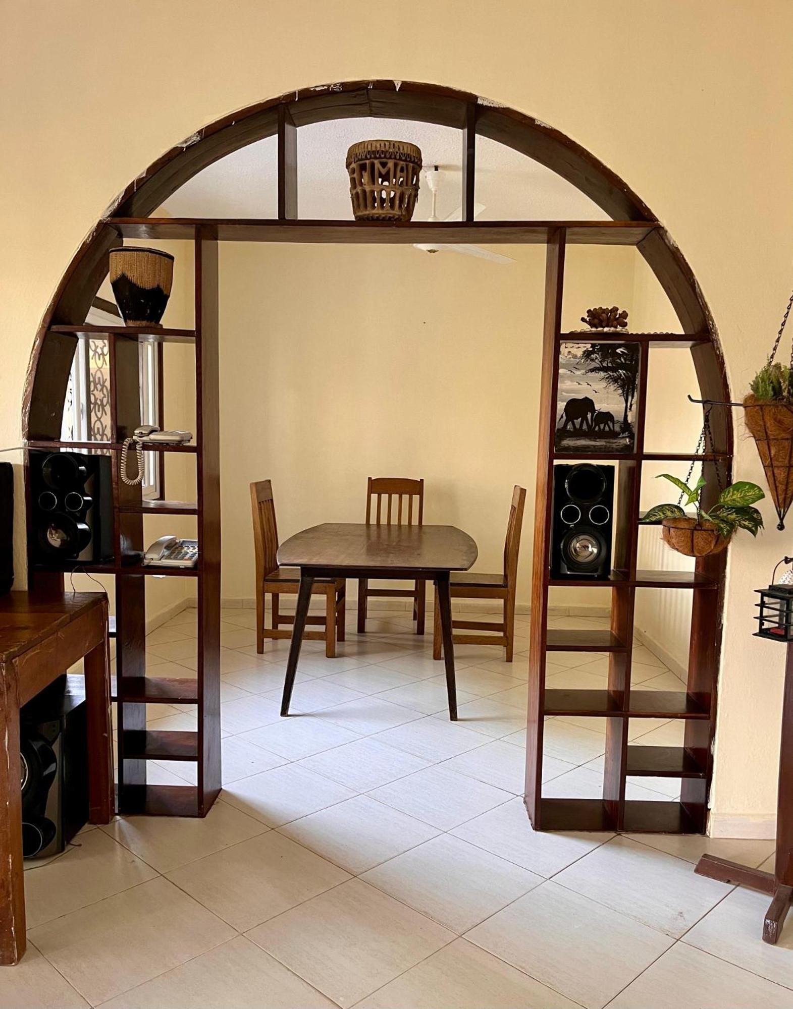 Akogo House - Bnb , Hostel, Backpackers & Volunteer Center Mombasa Ngoại thất bức ảnh