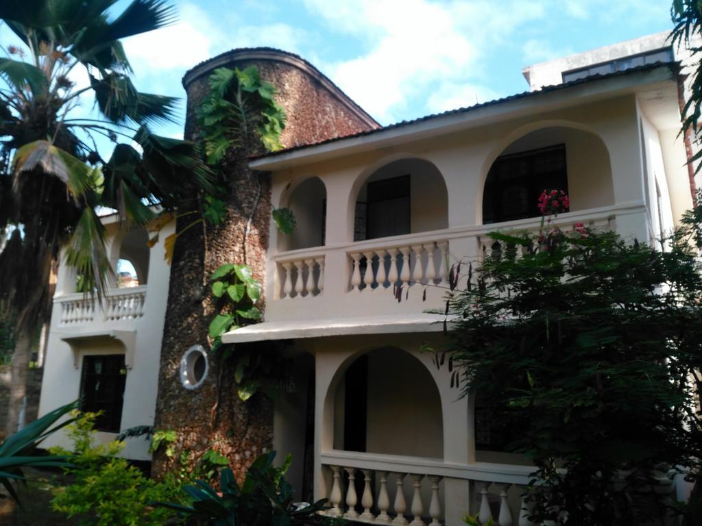 Akogo House - Bnb , Hostel, Backpackers & Volunteer Center Mombasa Ngoại thất bức ảnh