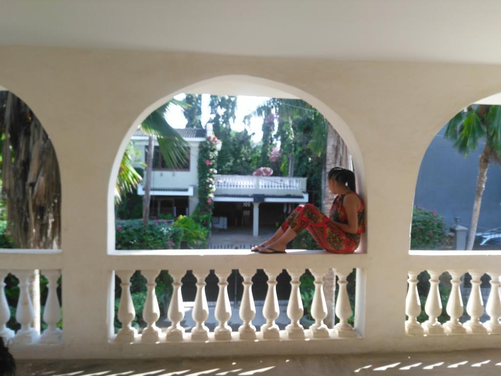 Akogo House - Bnb , Hostel, Backpackers & Volunteer Center Mombasa Ngoại thất bức ảnh