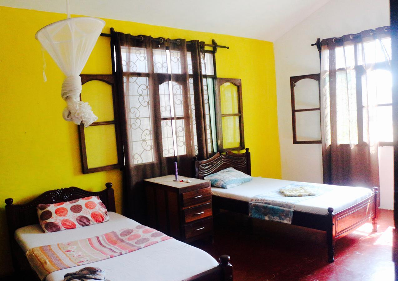 Akogo House - Bnb , Hostel, Backpackers & Volunteer Center Mombasa Ngoại thất bức ảnh