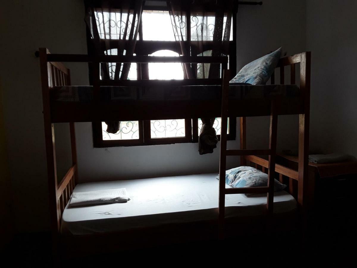 Akogo House - Bnb , Hostel, Backpackers & Volunteer Center Mombasa Ngoại thất bức ảnh