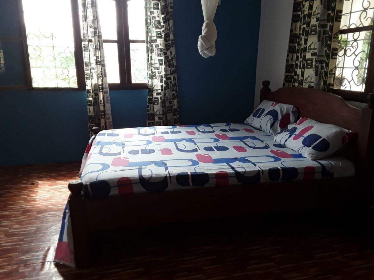 Akogo House - Bnb , Hostel, Backpackers & Volunteer Center Mombasa Ngoại thất bức ảnh