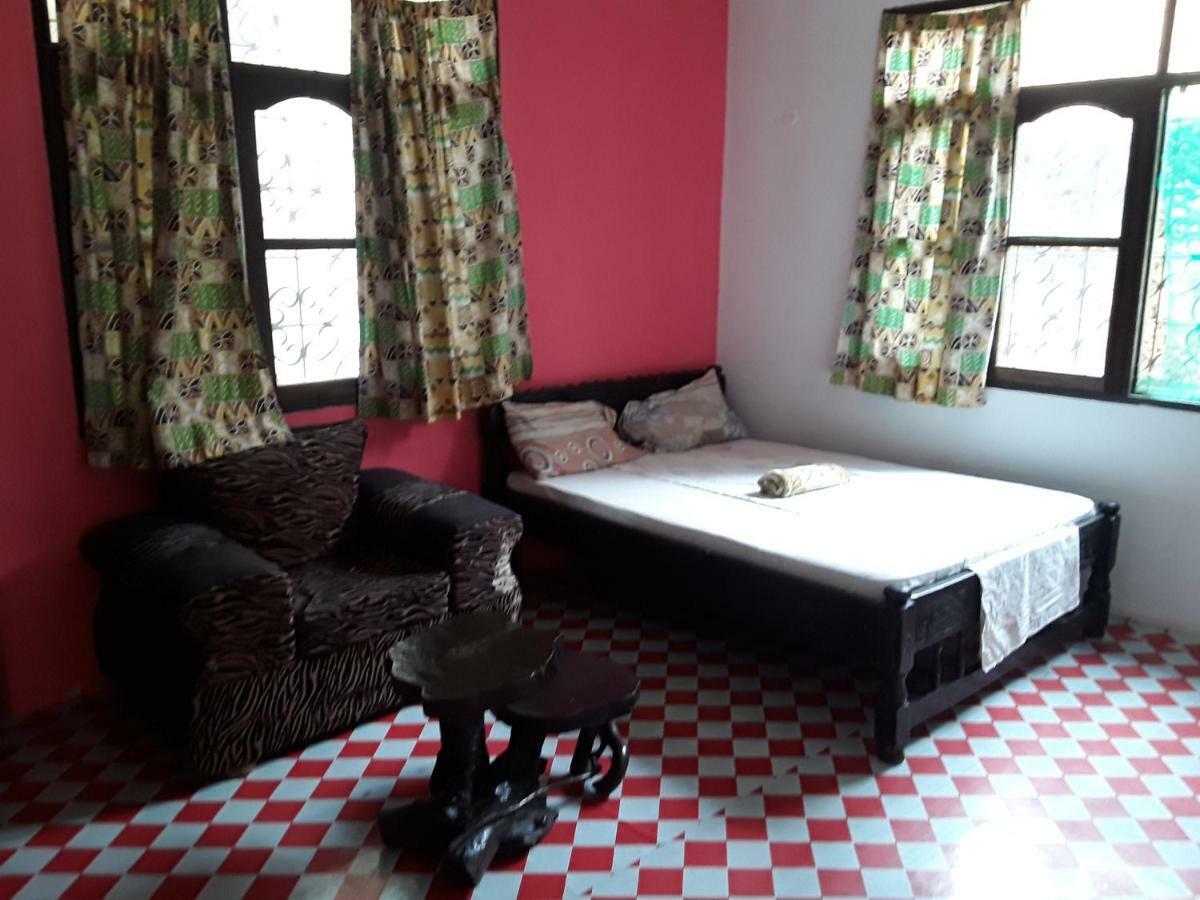 Akogo House - Bnb , Hostel, Backpackers & Volunteer Center Mombasa Ngoại thất bức ảnh
